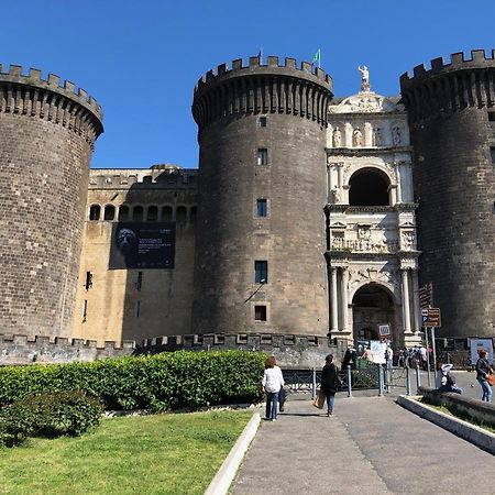 Toledostop Napoli Eksteriør bilde Castel Nuovo, Naples