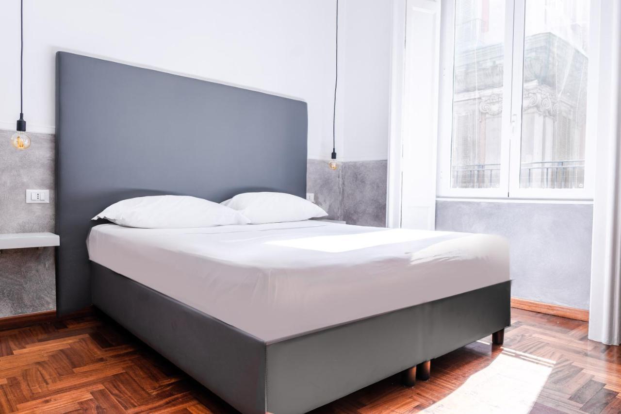 Toledostop Napoli Eksteriør bilde A double bed