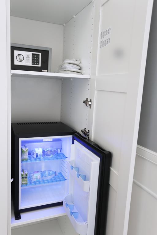 Toledostop Napoli Eksteriør bilde A mini-refrigerator