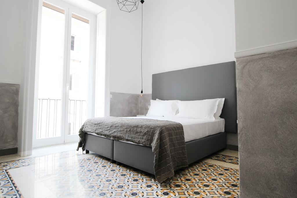Toledostop Napoli Eksteriør bilde A bedroom