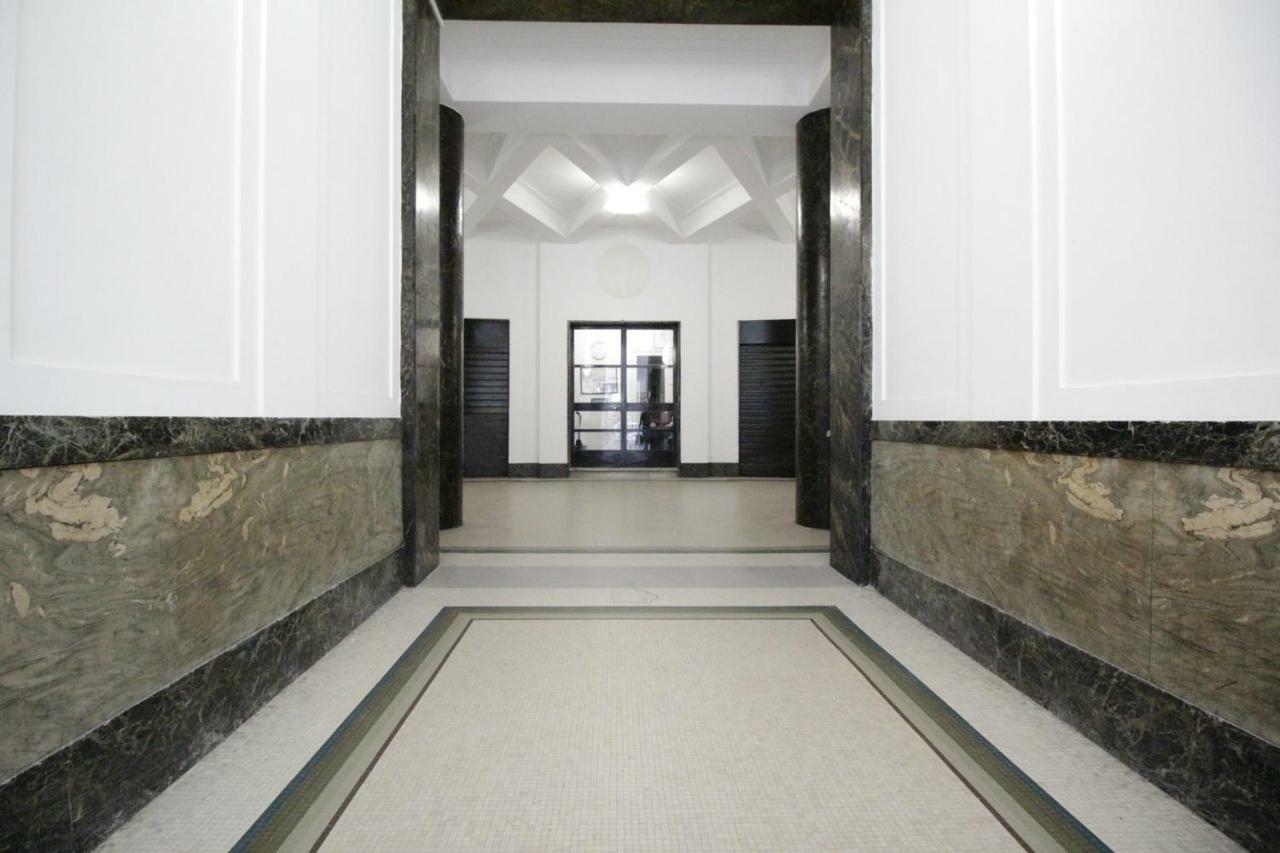 Toledostop Napoli Eksteriør bilde Interior of the building